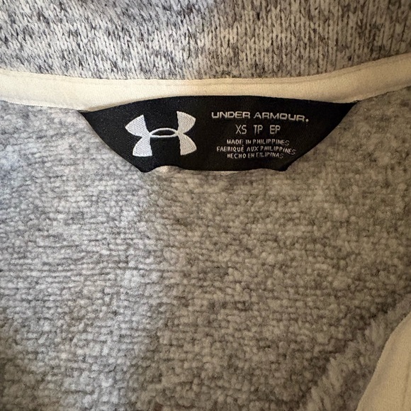 Under Armour Women’s Gray Quarter Zip Fleece Top - Picture 4 of 8